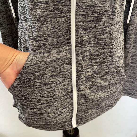 UnderArmour Static Zipper Front Lightweight Jacket - Picture 4 of 11